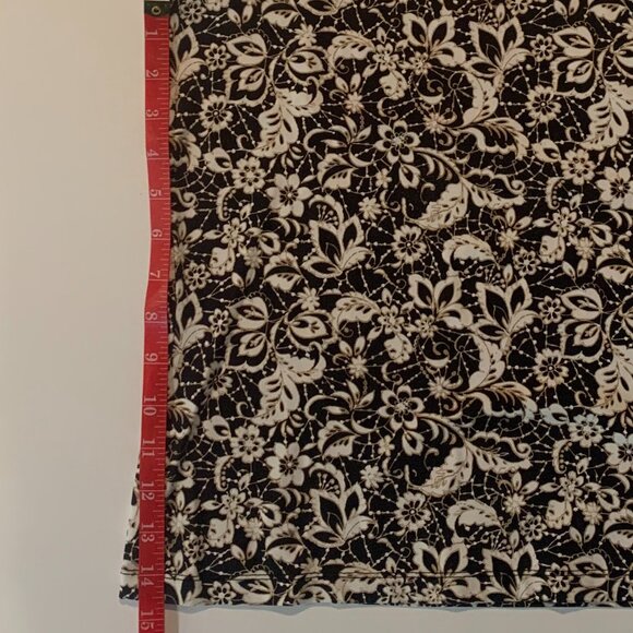 EUC Croft & Barrow Women's Floral Stretch Tank Top Size Medium Black/White - Picture 10 of 11